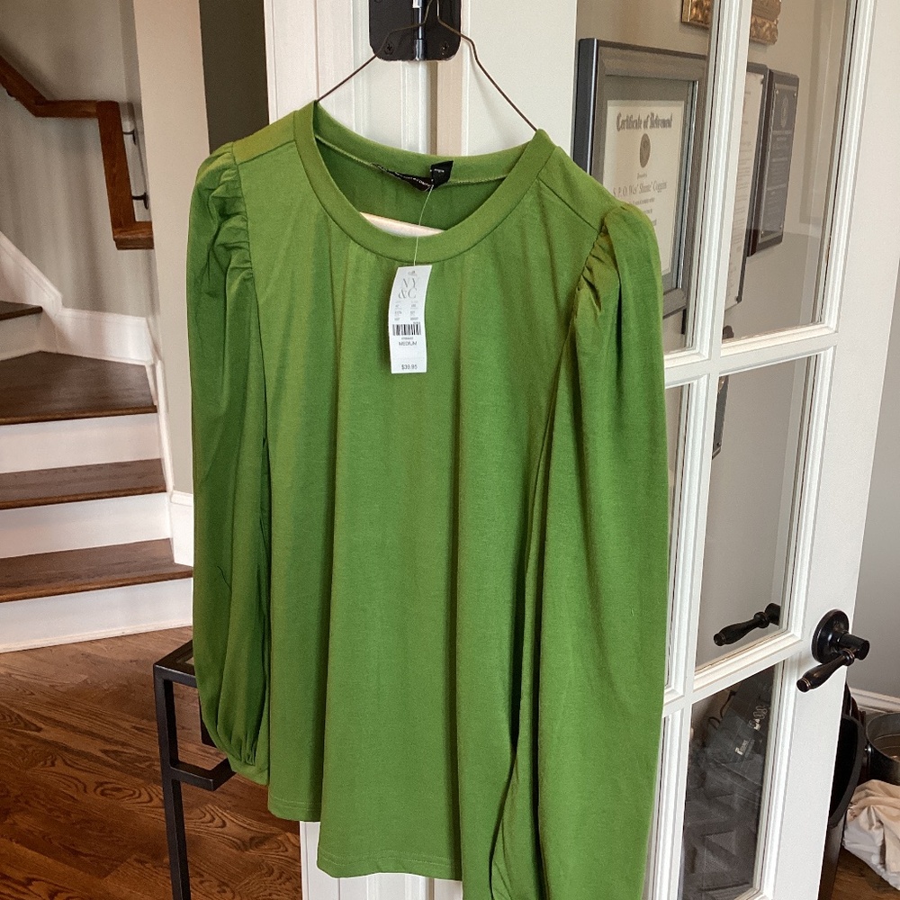 LOT OF 6 Tops!!! Beautiful designs!